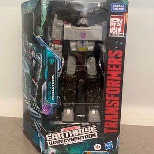 Transformers Toys Generations War for Cybertron: Earthrise Voyager